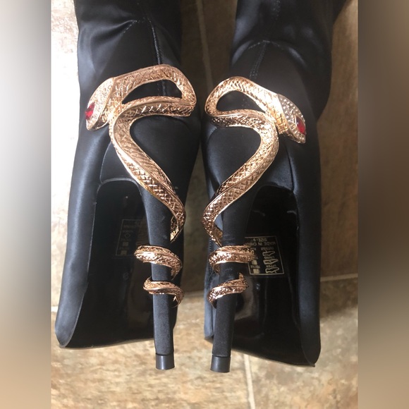 AZALEA WANG QUEEN of KINGS STILETTO BOOTIES SIZE: 9.0 - Picture 3 of 13